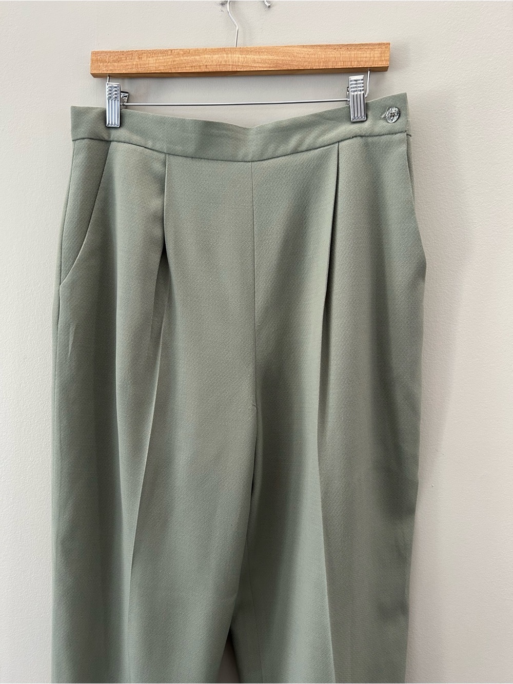 Holt Renfrew Vintage 80’s/90’s Pure New Wool Sage Green Ultra High Rise Trouser - Picture 5 of 10